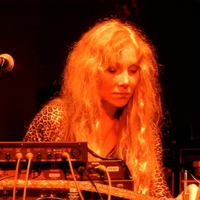 alkimia lux on stage